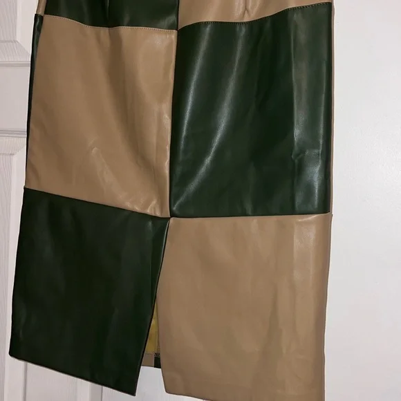 New York & Company Tan & Green Colorblock Faux Leather Pencil Skirt NWT - Picture 6 of 10